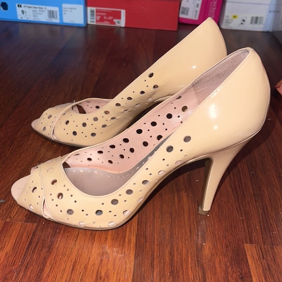 Bcbgirls Light Peach cutout open toe pump - Picture 4 of 10